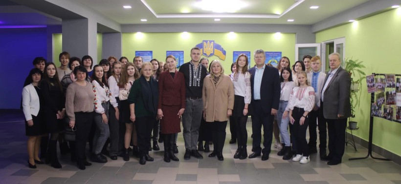 Учителі ліцею в Київській області отримали хромбуки