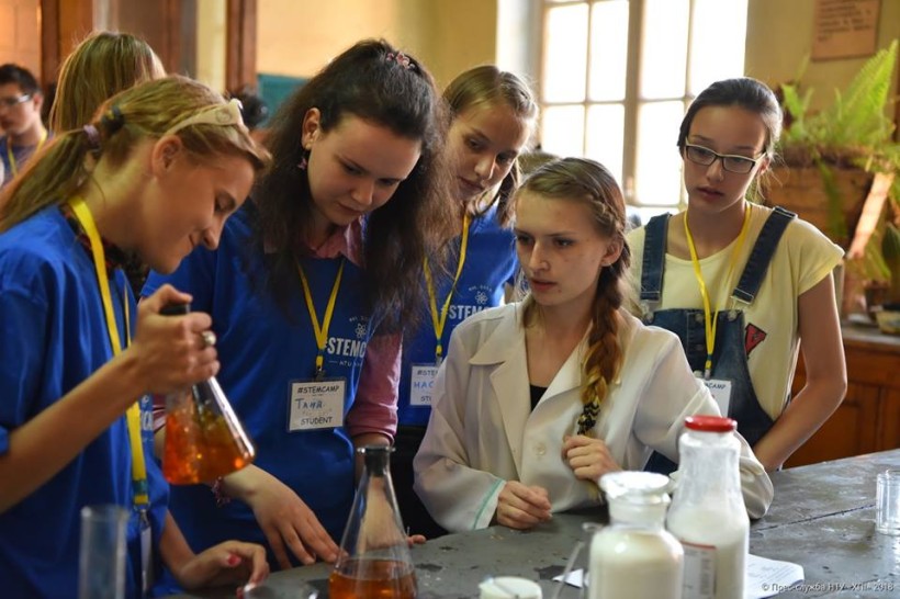 У ХПІ стартував STEMCamp School, учасниками якого стали близько 100 школярів