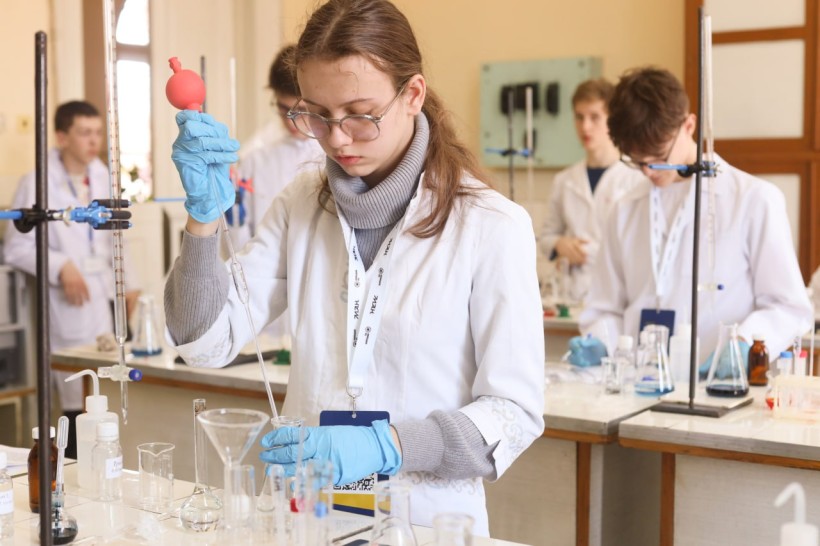 Українські школярі отримали 729 призових місць на державному рівні: підсумки Всеукраїнських учнівських олімпіад