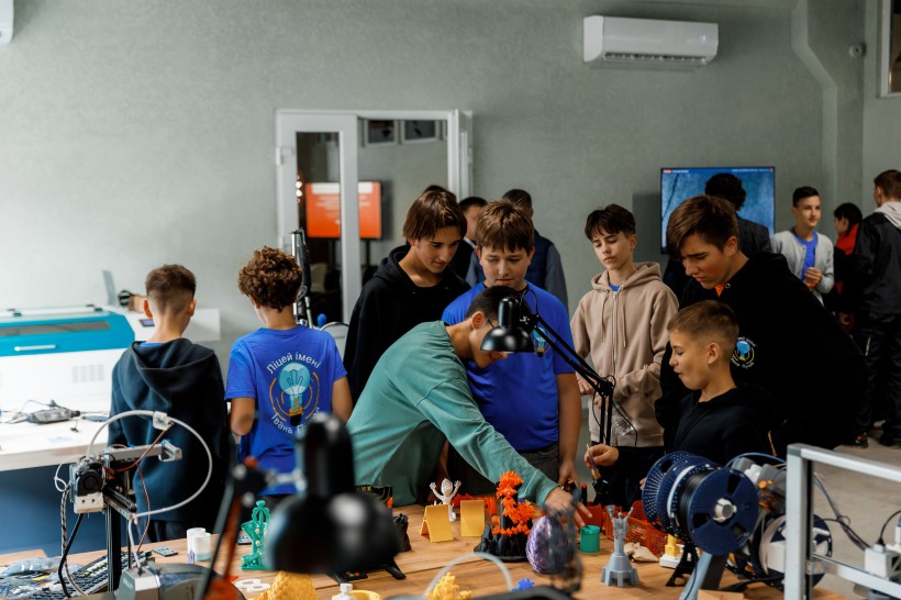 DECIDE спільно з МОН відкрили профорієнтаційні центри у Львівській та Івано-Франківській громадах