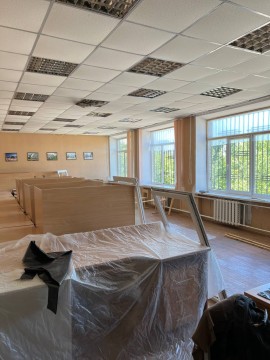 Сергій Шкарлет відвідав пошкоджені і зруйновані заклади освіти у Миколаєві