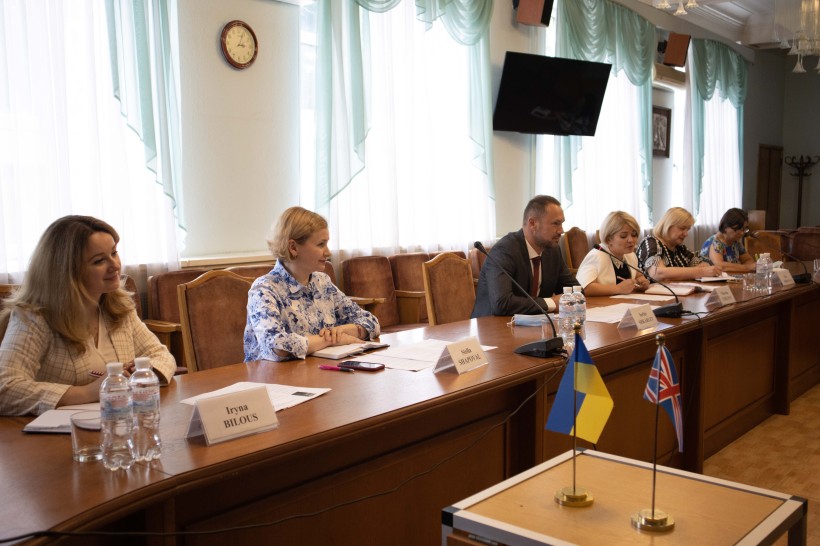 Міністр Сергій Шкарлет і Посол Великої Британії в Україні Мелінда Сіммонс обговорили напрями співпраці в освіті