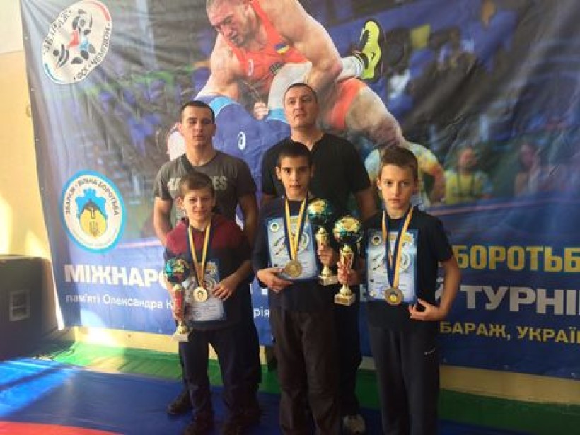 Учні з Чернівців здобули перемоги на міжнародному турнірі з вільної боротьби