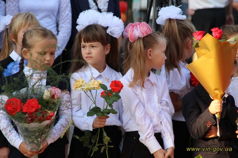Інтерактивне обладнання, просторі класи та дослідницькі осередки: на Вінниччині відкрили школу для більш як 150 учнів
