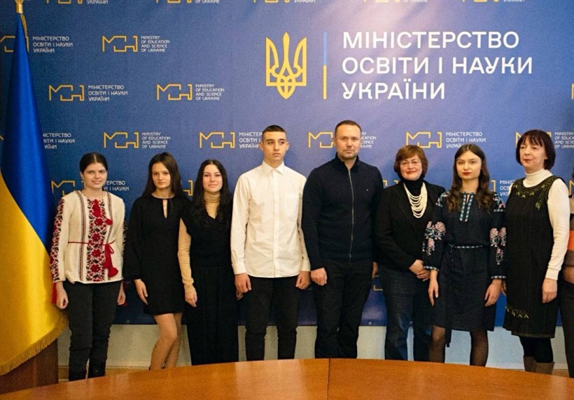 У МОН нагородили переможців VII Міжнародного конкурсу наукових і мистецьких робіт імені Володимира Маняка та Лідії Коваленко