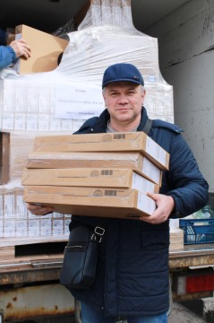 Цифрові пристрої для освітян: надано 818 ноутбуків для вчителів шести областей України