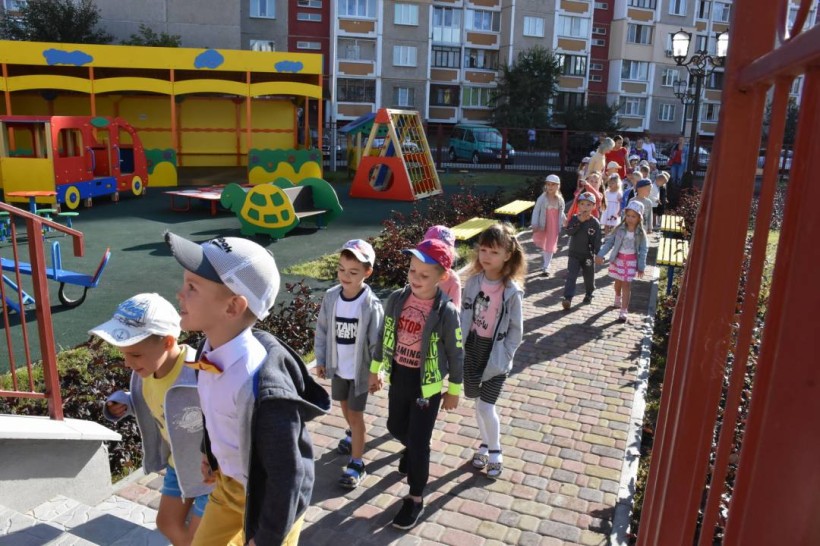 У Чернігові відкрили новий дитсадок для майже 300 дітей - він має сучасну протипожежну, вентиляційну та опалювальну системи