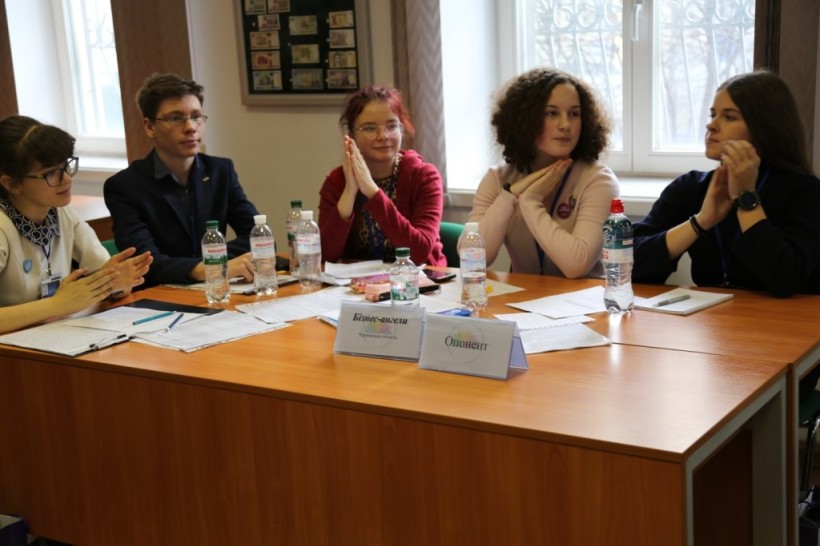Івано-Франківські школярі вибороли перемогу у турнірі з фінансової грамотності