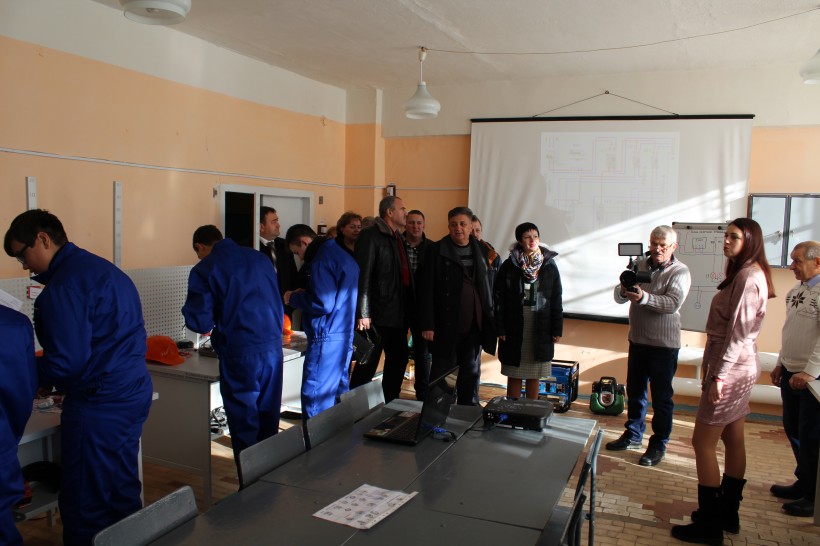 На Луганщині відкрили НПЦ для електромонтажників