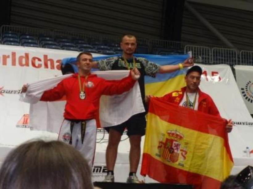 Студент та викладач КрНУ – учасники і переможці чемпіонату світу з кікбоксінгу