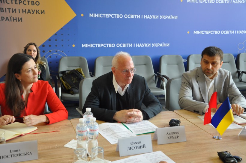 Міністр освіти і науки Оксен Лісовий провів зустріч із представниками Посольства Швейцарської Конфедерації в Україні