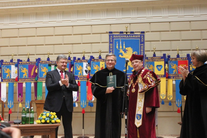 Вчена рада ЛНУ ім. Івана Франка присвоїла звання Почесного доктора Президенту Республіки Польща Броніславу Коморовському