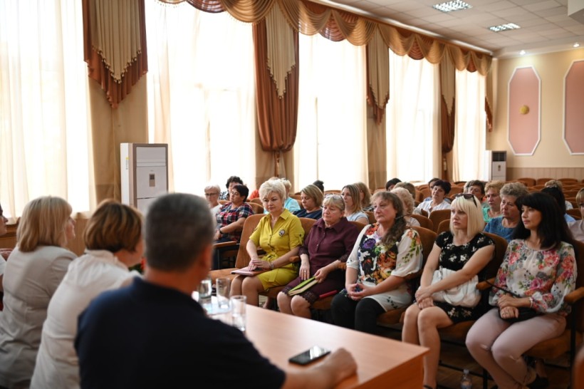 Віра Рогова оглянула черкаські заклади освіти та укриття