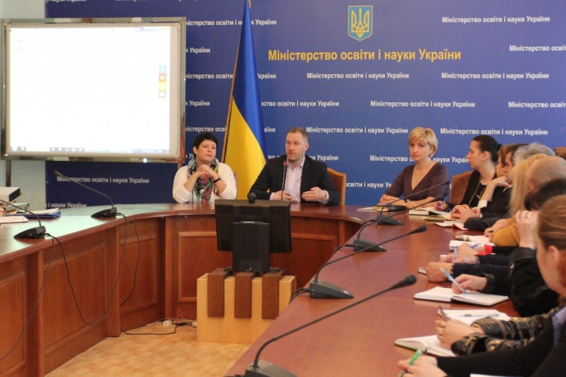 У МОН обговорено переваги запровадження електронної системи державних закупівель