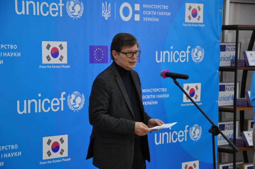 With the support of the EU and the Republic of Korea, UNICEF Granted 10,000 tablets and laptops to Ukrainian schoolchildren