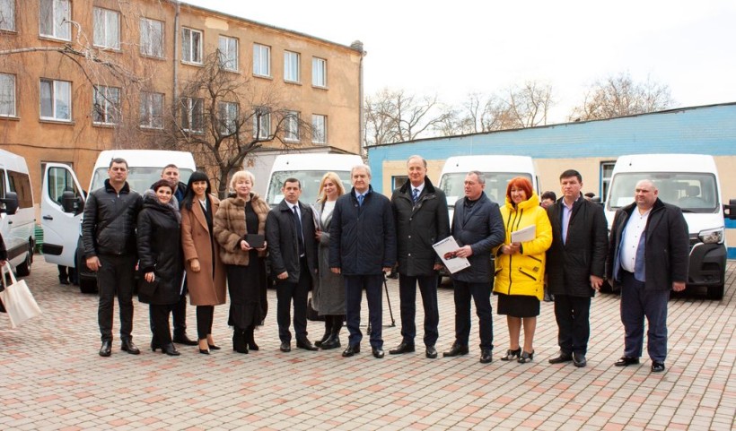 Інклюзивно-ресурсні центри Одеської області отримали спеціалізовані автомобілі