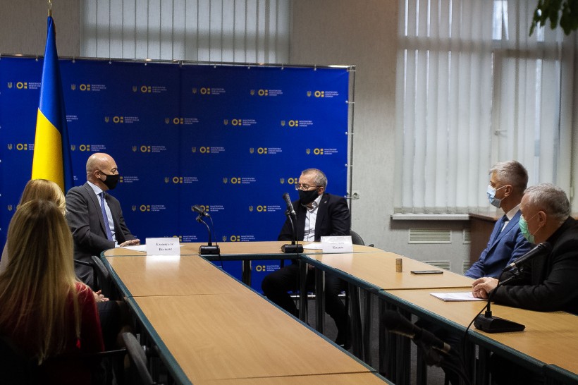 МОН налагоджує взаємодію молодих науковців з експертами бізнесу