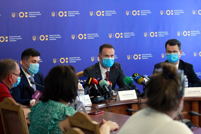 Майже 400 тис осіб взяли участь у цьогорічній основній сесії ЗНО, з них на відмінно її склали 447 учасників