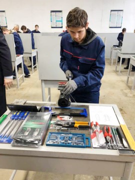 В Острозькому училищі запрацював навчально-практичний центр – там навчатимуть за 6-ма слюсарними професіями
