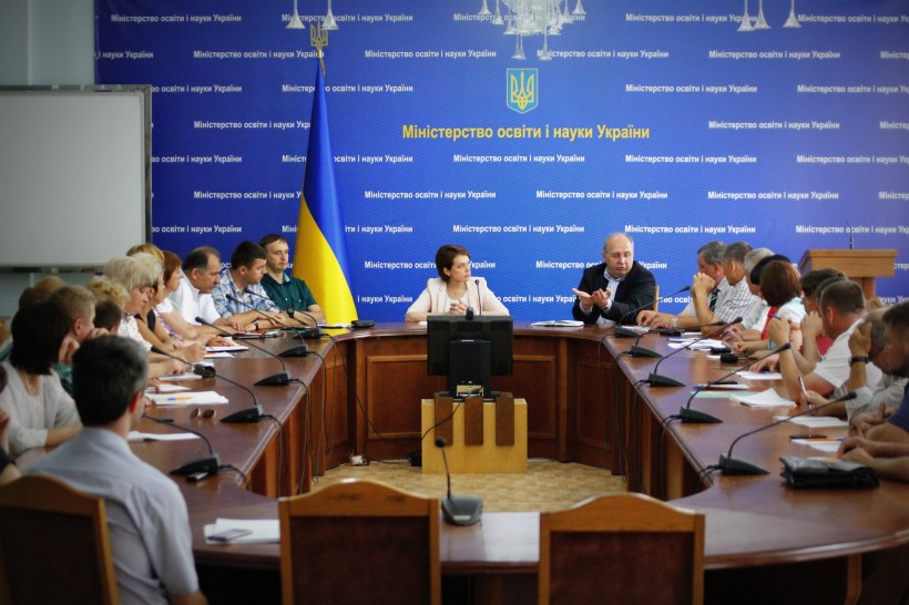 Є регіони, які направляють кошти на депозити замість того, щоб виплачувати зарплату викладачам ПТНЗ, - Міністр