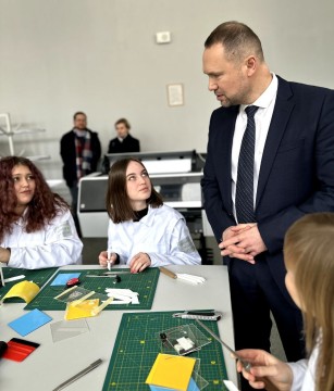 Міністри освіти України і Німеччини відвідали столичний профтех, де ознайомилися із впровадженням реформи професійної освіти