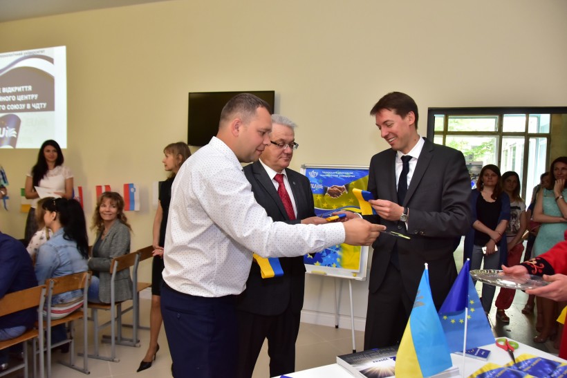 На базі ЧДТУ відкрили перший на Черкащині Інформаційний центр ЄС