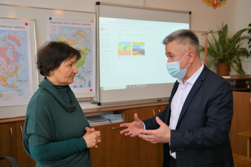 Школярам Рівненщини оновили обладнання в кабінетах фізики, хімії, біології, математики та географії