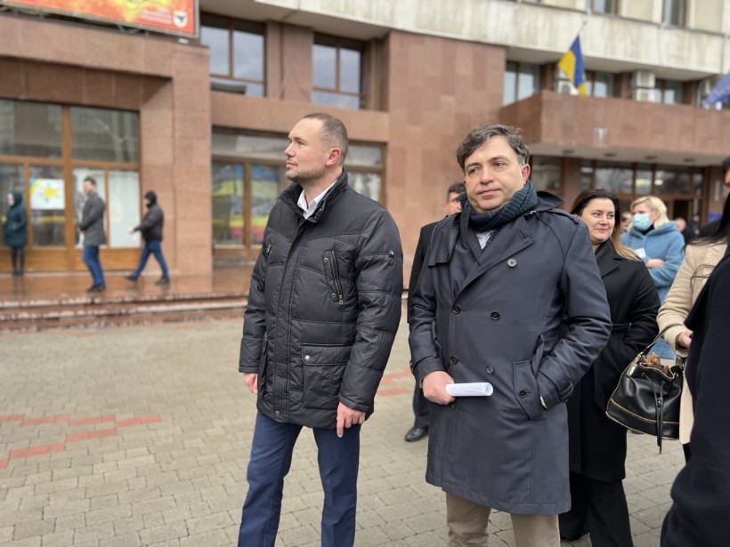 На Івано-Франківщині Сергій Шкарлет передав 12 шкільних автобусів для закладів освіти територіальних громад
