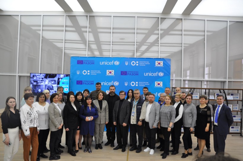 With the support of the EU and the Republic of Korea, UNICEF Granted 10,000 tablets and laptops to Ukrainian schoolchildren