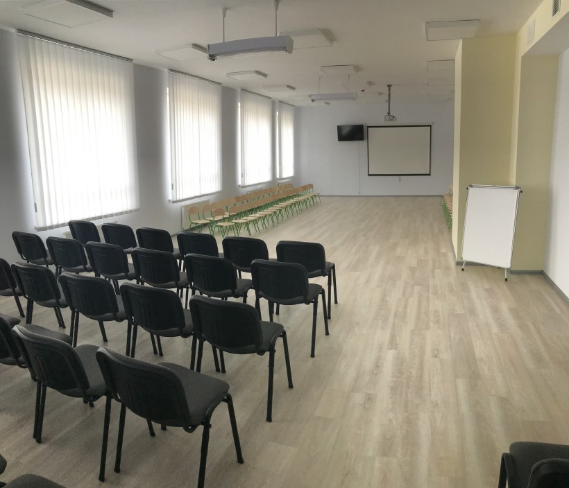 Восени понад 200 дошкільнят Хмельницького підуть у новозбудований дитсадок - у ньому є шафи з підігрівом, мобільний пандус та навіть ліфт у харчоблоці