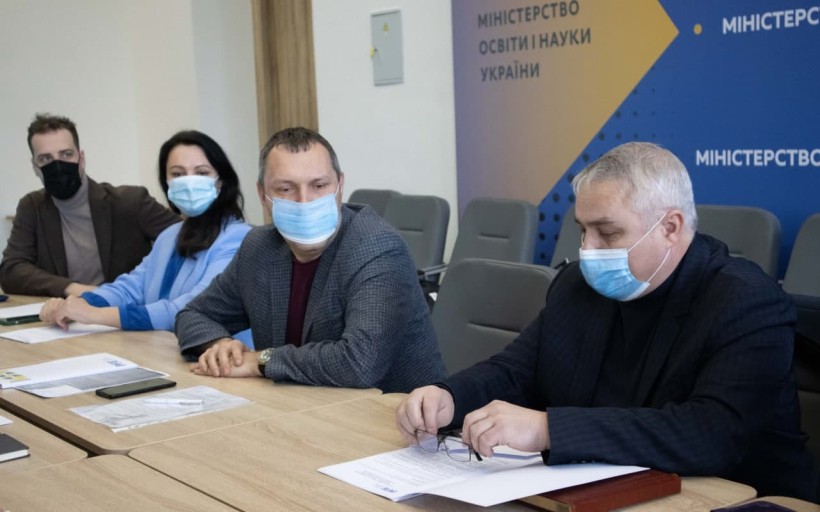 «Бізнес йде до університетів»: у МОН відбулось засідання робочої групи щодо впровадження ІТ-курсу
