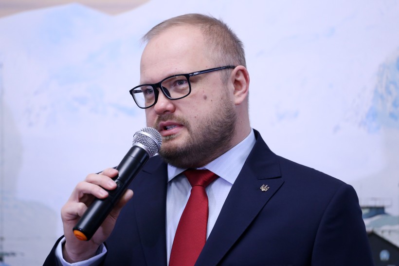 В Україні випустили нову поштову марку до 200-річчя відкриття Антарктиди – її примірник поїде на станцію «Академік Вернадський» у березні