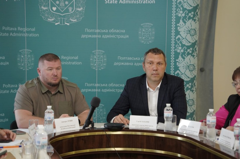 У Полтаві за участю Держсекретаря МОН проведено нараду щодо готовності області до початку нового навчального року
