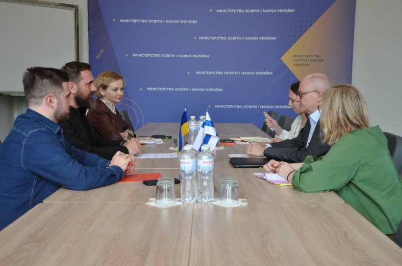 Міністр освіти і науки України Оксен Лісовий провів зустріч із Надзвичайним і Повноважним Послом Фінляндії в Україні Яакко Лехтовіртою