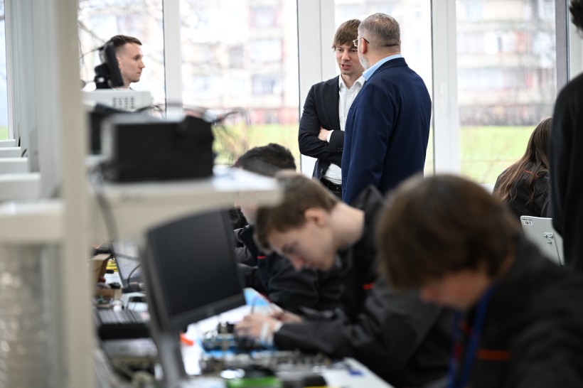 Сучасна професійна освіта як рушій економічного зростання:  у Чернівцях відкрили два оновлені коледжі