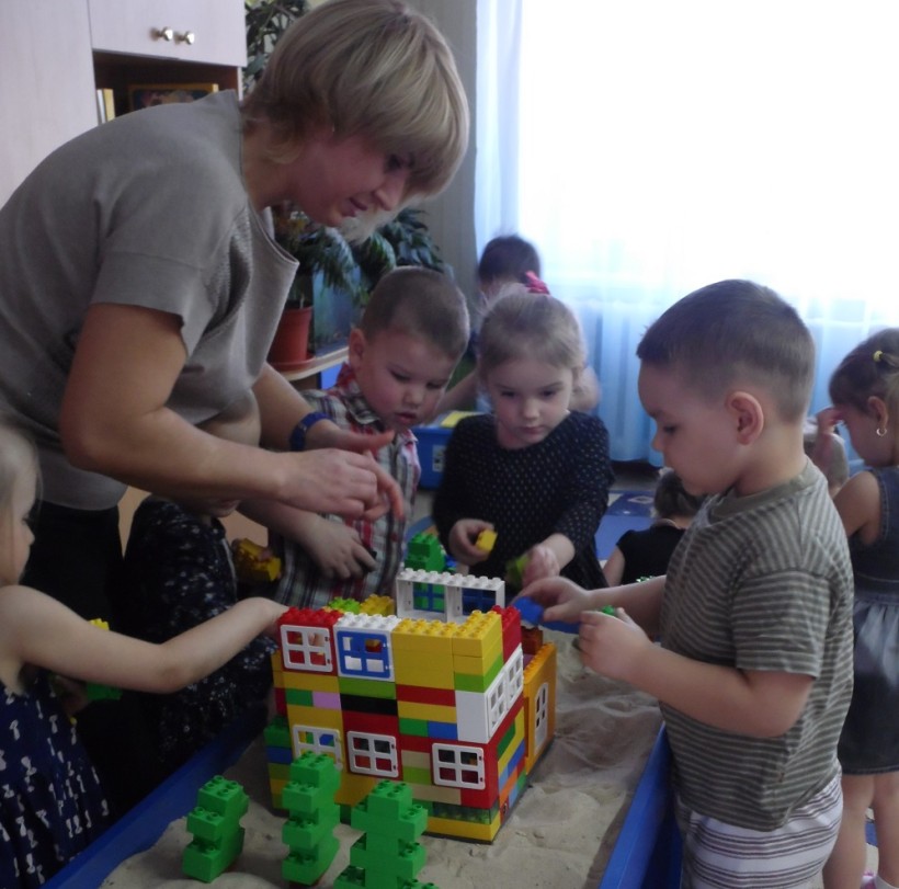 В українській початковій школі впроваджуватимуть LEGO-конструювання