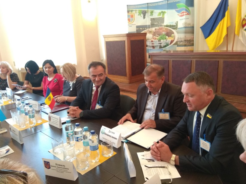 Субвенція на обладнання класів української мови в школах з вивченням мов національних меншин використана на 80% - заступник Міністра Павло Хобзей