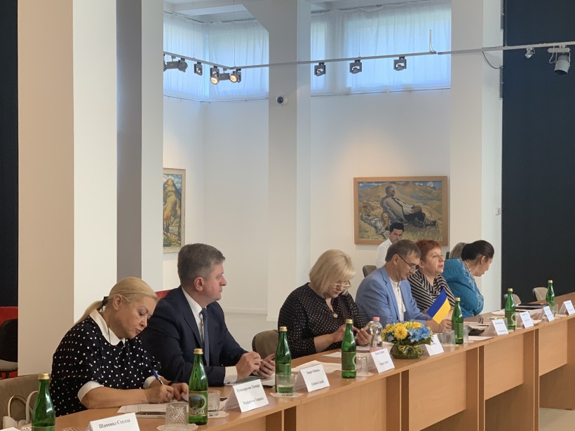 Українсько-угорська робоча група з питань освіти провела своє 3-тє засідання