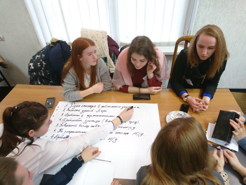 Відмова від “уроків”, стажування за кордоном та хаби у профтехах - учні закладів профосвіти представили МОН своє бачення змін у сфері