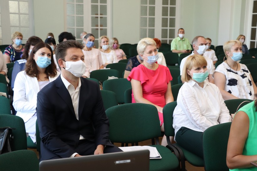 МОН розглядає три можливі сценарії початку навчального року – повідомив Сергій Шкарлет під час робочого візиту на Чернігівщину