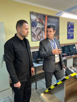 Сергій Шкарлет ознайомився з освітнім процесом у Свалявському професійному будівельному ліцеї