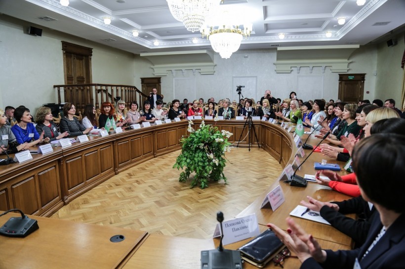 У кожній номінації конкурсу «Учитель року» визначено 12 лідерів