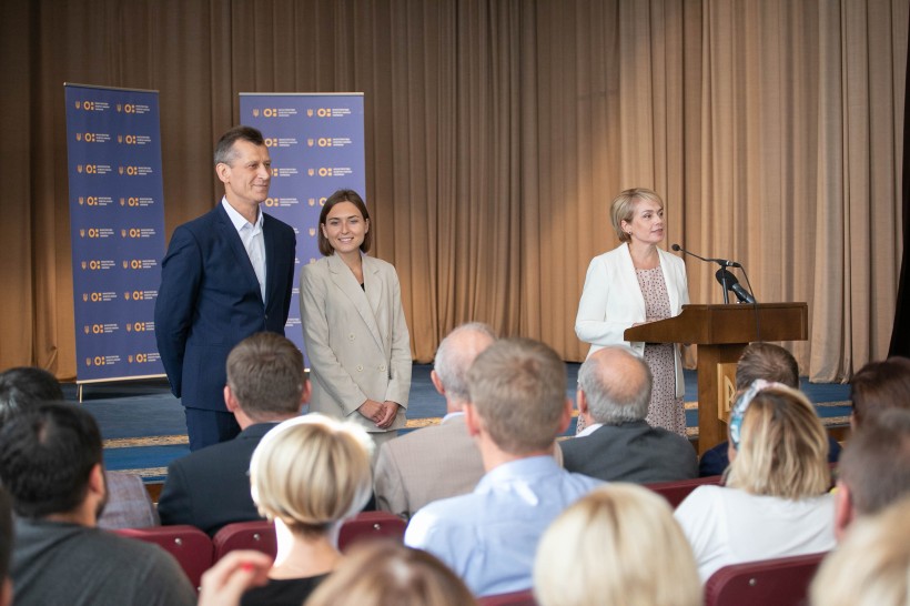Лілія Гриневич офіційно передала владу та перехідні книги 11-му Міністру освіти і науки Ганні Новосад
