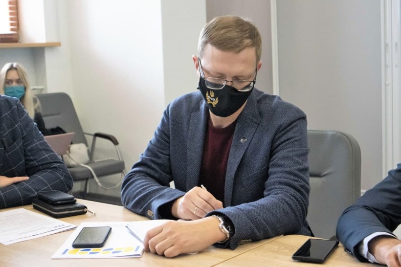 «Бізнес йде до університетів»: у МОН відбулось засідання робочої групи щодо впровадження ІТ-курсу