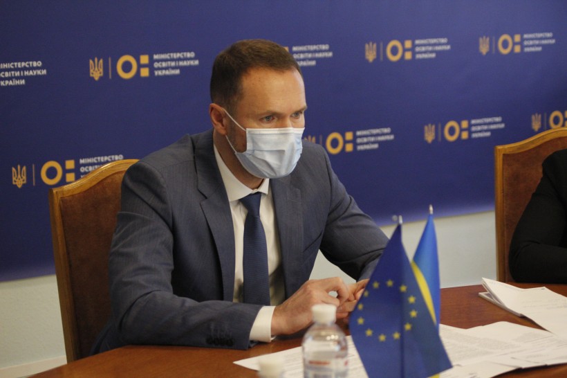 Очільник МОН Сергій Шкарлет під час зустрічі з Послом ЄС в Україні Матті Маасікасом підтвердив незмінність курсу реформ