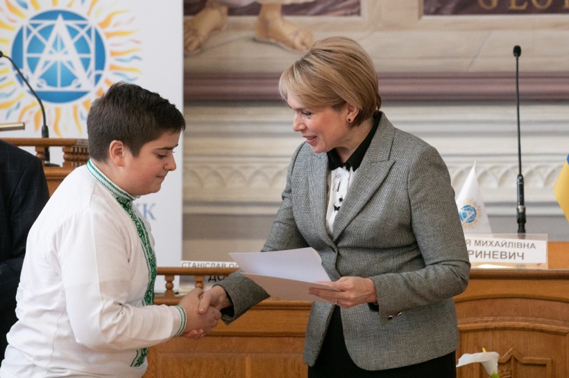 Міністр занепокоєна, що молоде покоління втрачає наполегливість і терпіння – з виступу Лілії Гриневич перед лауреатами стипендії Президента України