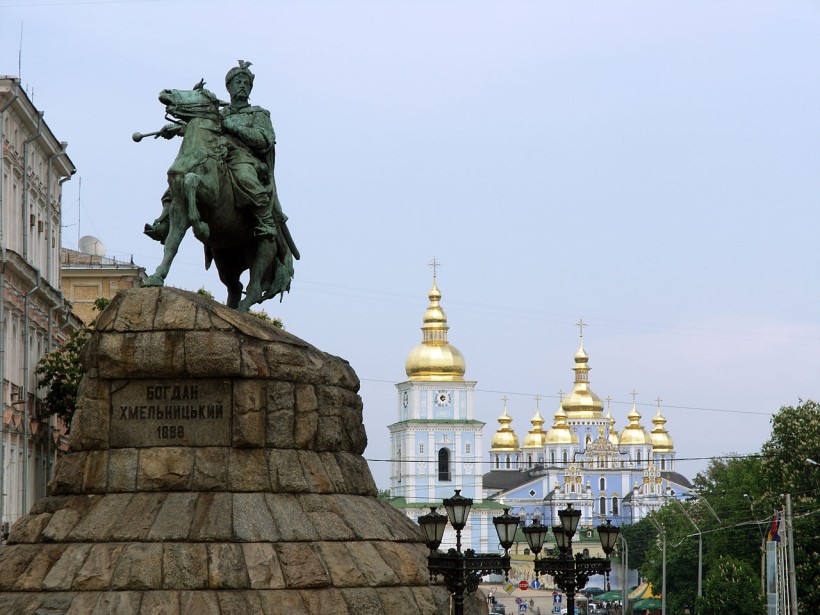 Затверджено список найкращих студентів та курсантів, які з 1 вересня 2020 року отримуватимуть стипендію імені Героїв Небесної Сотні