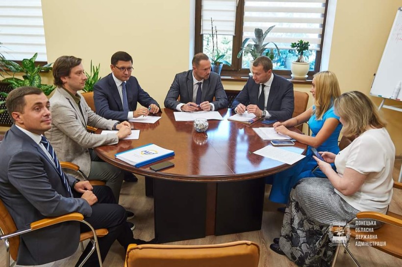 Ми робимо дієві кроки, щоб здобувачам освіти з ТОТ було комфортно і  вони інтегрувалися в українське суспільство, – Сергій Шкарлет на Донеччині