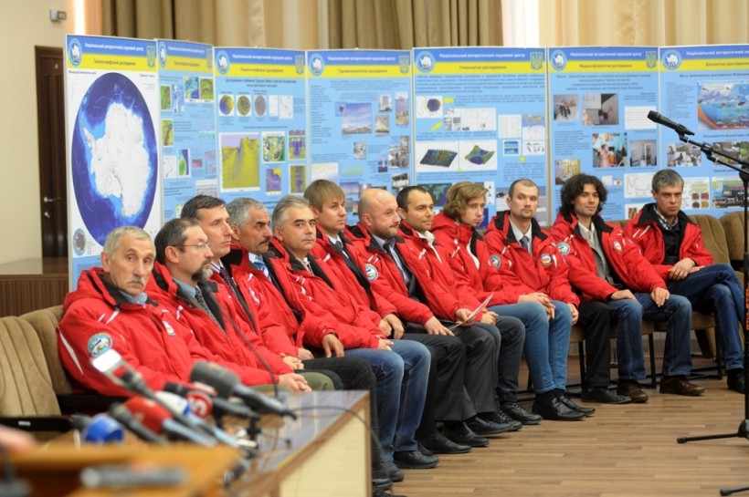 21-ша Українська антарктична експедиція вивчала озонову діру, міграцію пінгвінів та рятувала життя туристів