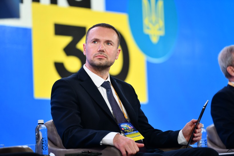 Ми маємо всі можливості на чолі з Президентом впроваджувати ідеї нової освітньої траєкторії, – Сергій Шкарлет під час форуму «Україна 30. Освіта і наука»